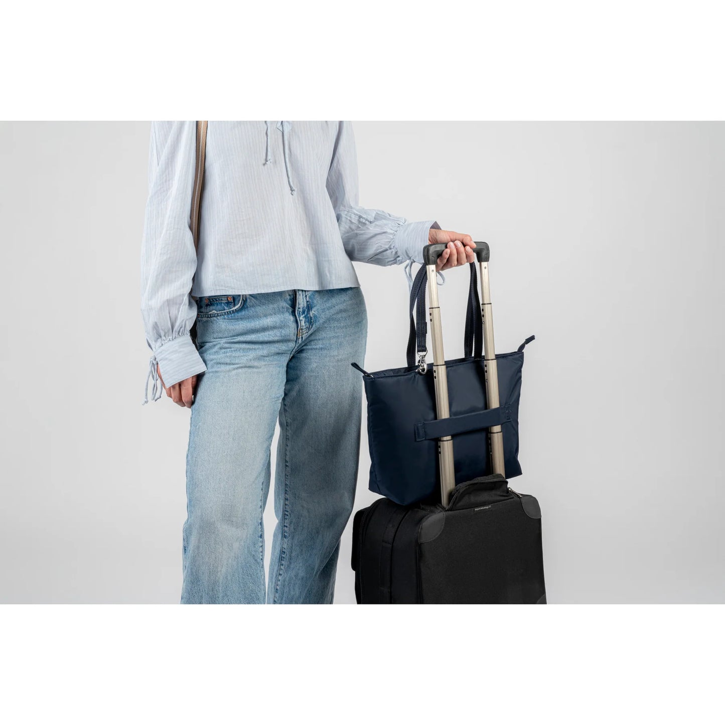 Pacsafe W Carryall Tote