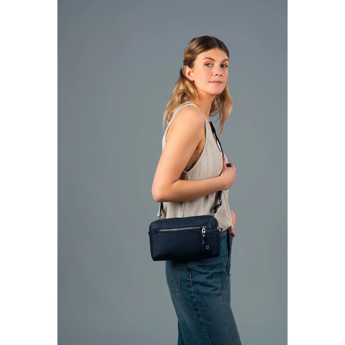 Pacsafe W 3-in-1 Sling