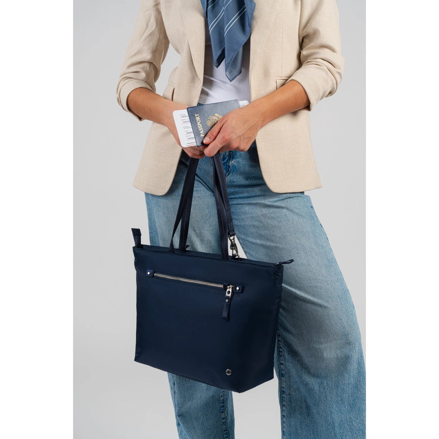 Pacsafe W Carryall Tote