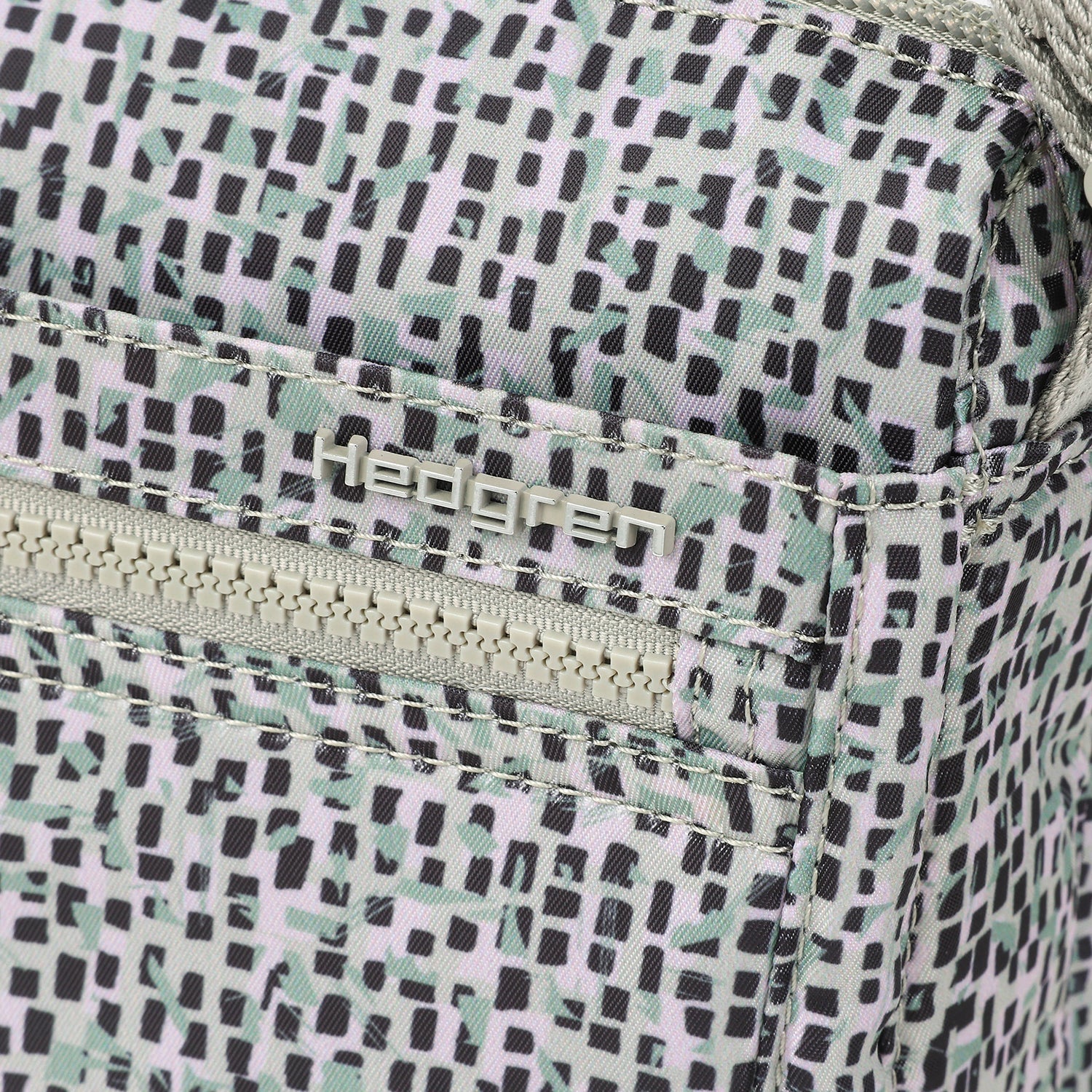 Hedgren EYE M NEO HICN176 - Print SS26 - Rainbow Bags