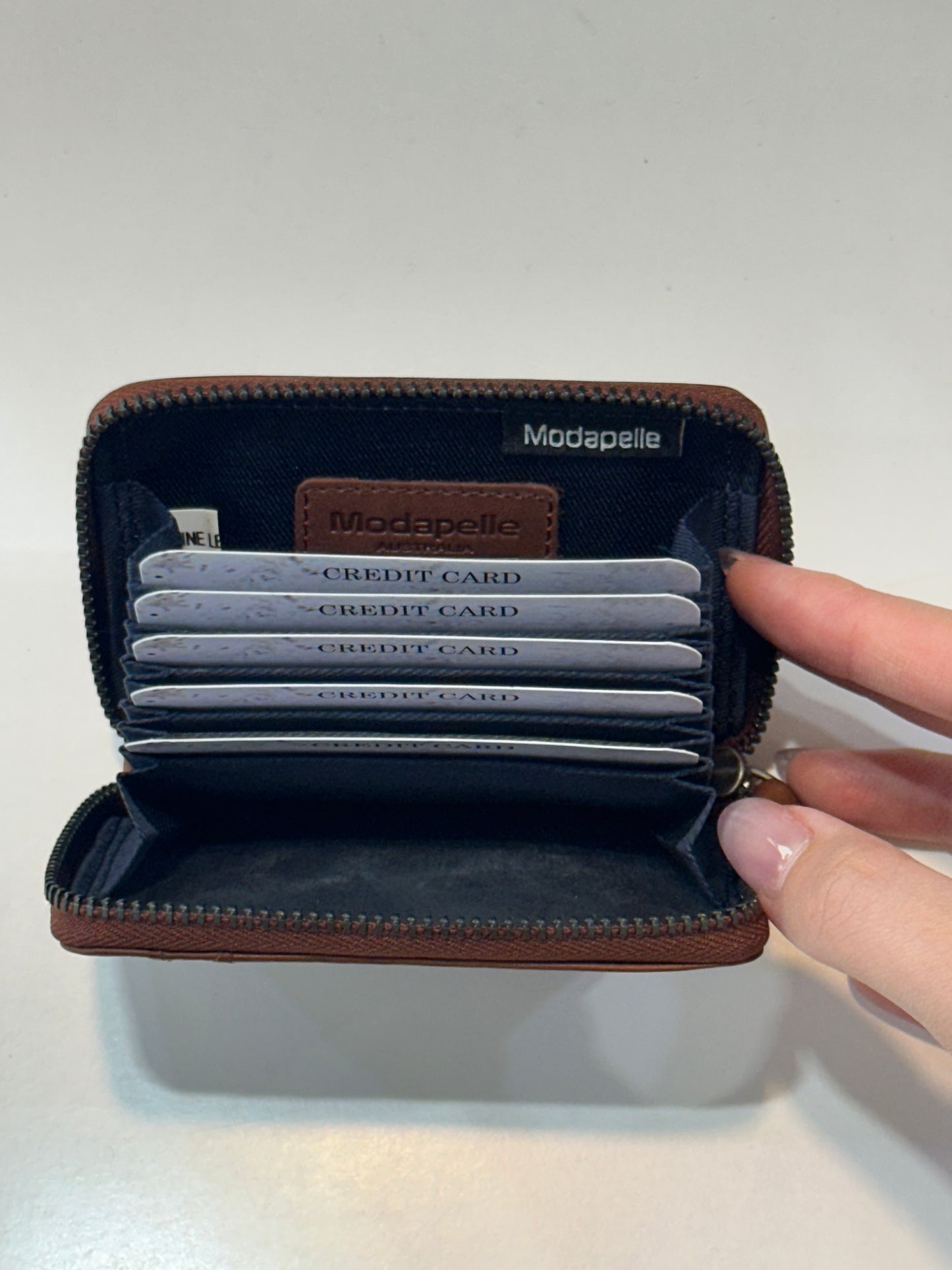 Modapelle 皮革 RFID 卡钱包