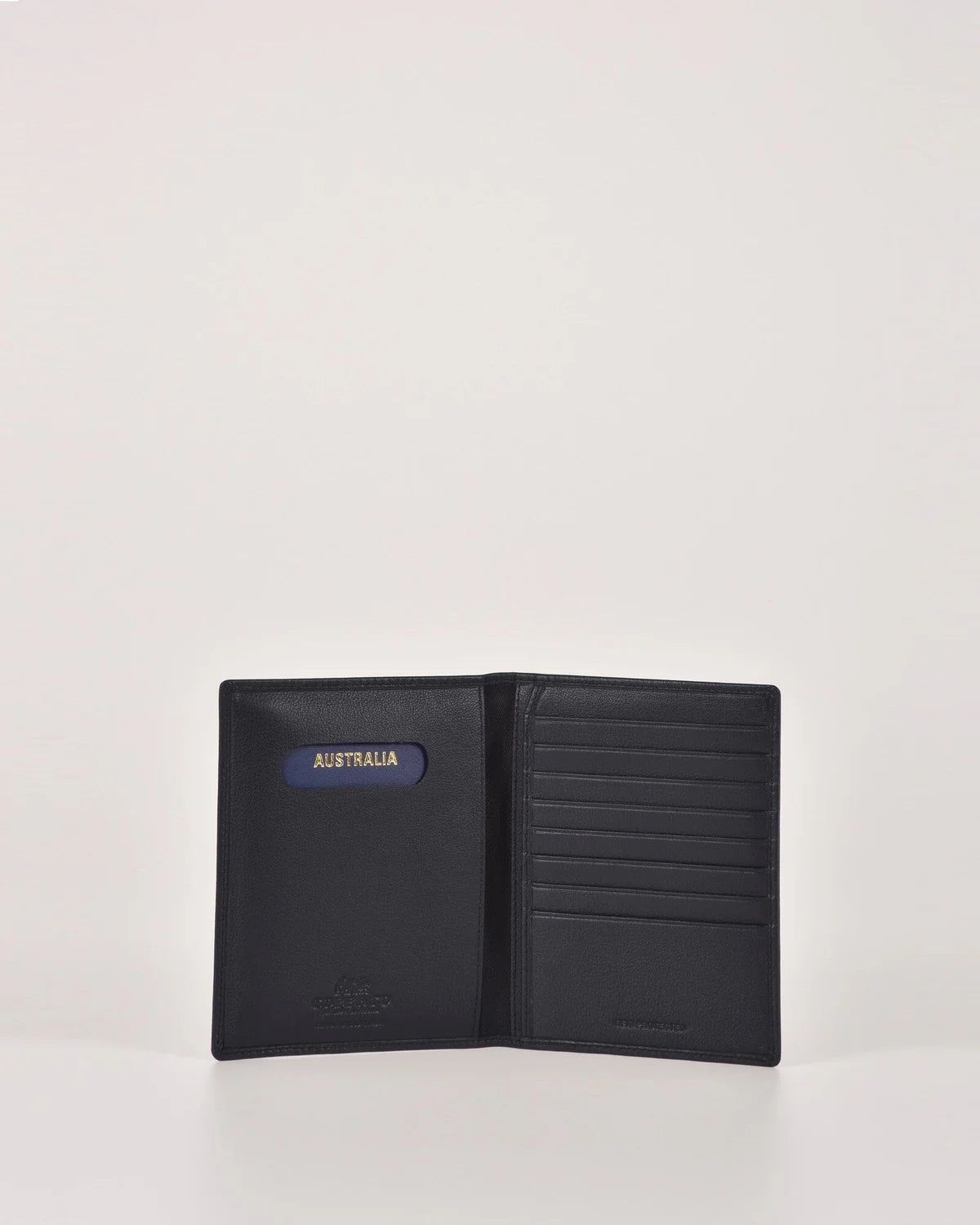 Gebee - Davey Leather RFID Passport Card Holder