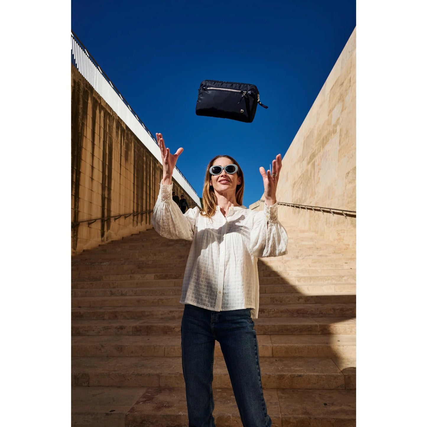 Pacsafe W 3-in-1 Sling