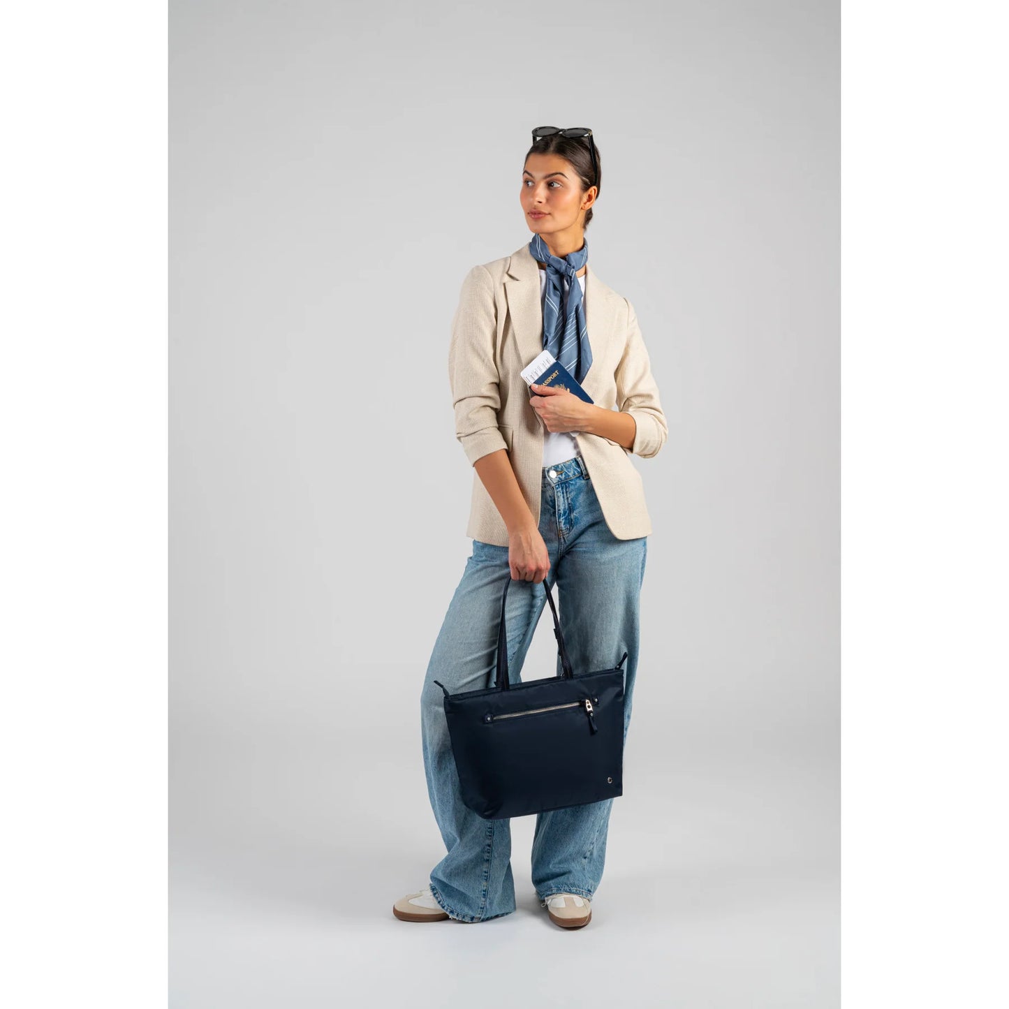 Pacsafe W Carryall Tote