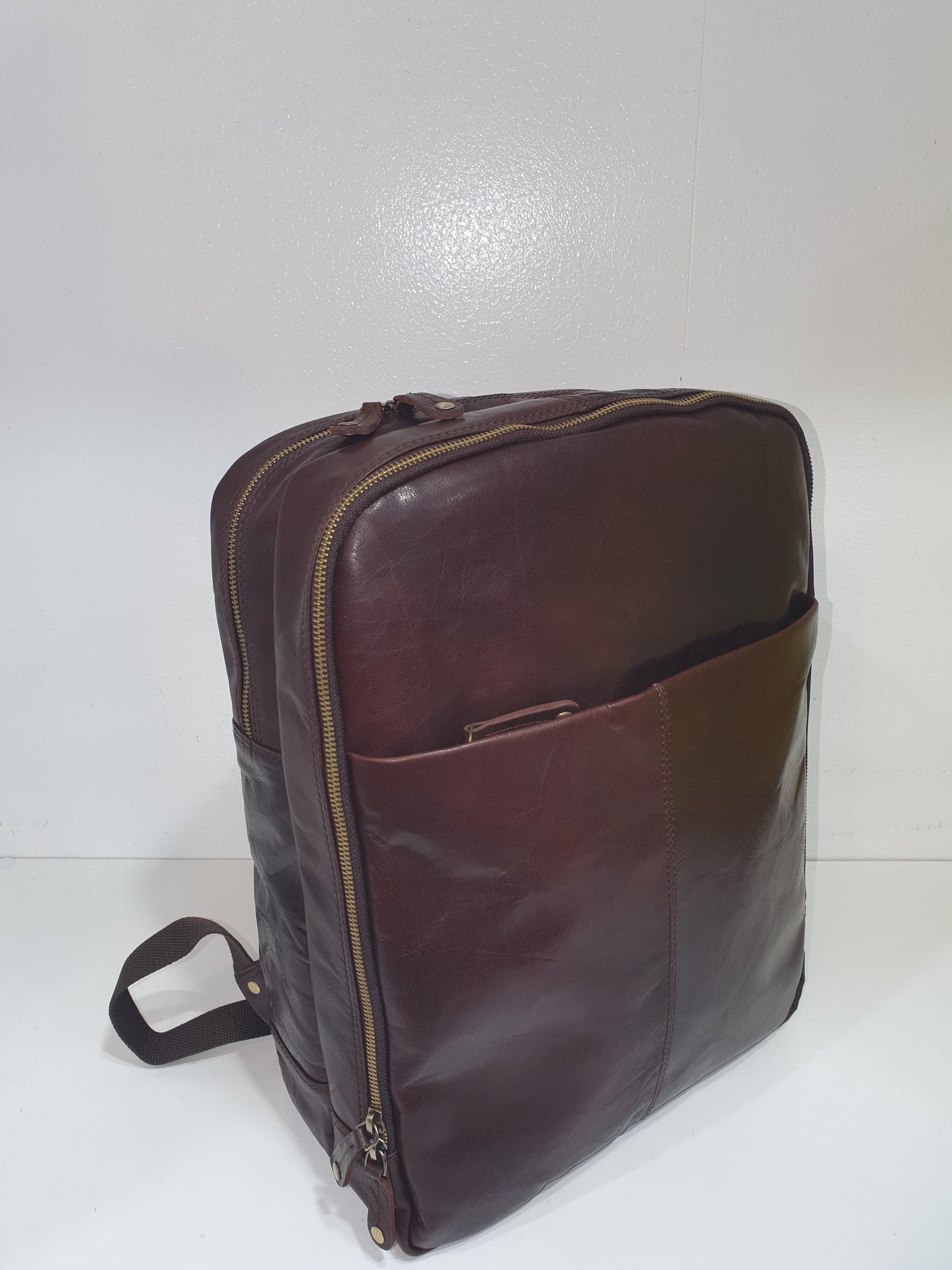 Rugged Hide RH-235 Fox Leather Backpack