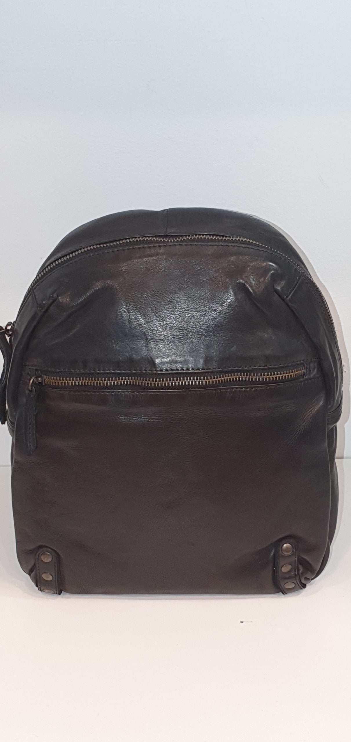 Rugged Hide - Ursula Ladies leather backpack.